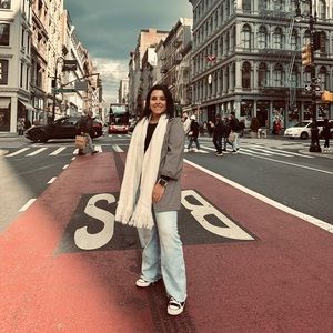 Meet your Posher, Maria